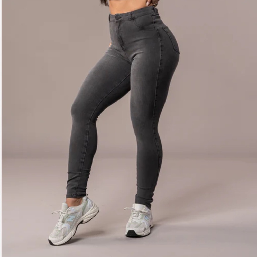 FitJeans Women's High-Waisted Gray Jeans